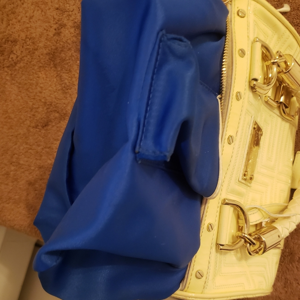 Handbag - Picture 6 of 11
